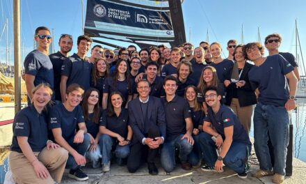 Audace Sailing Team vara Neverina, il nuovo Moth sostenibile dell’Università di Trieste