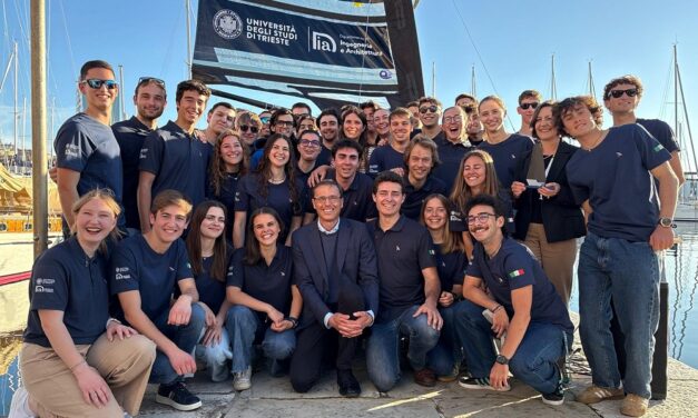 Audace Sailing Team vara Neverina, il nuovo Moth sostenibile dell’Università di Trieste