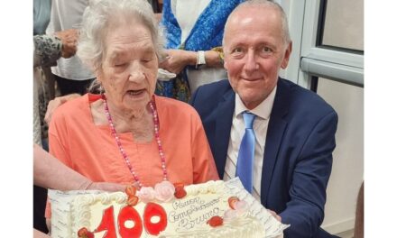 Nonna Bruna Carli ha festeggiato i suoi primi 100 anni presso la struttura comunale “Mario Capon” di Opicina