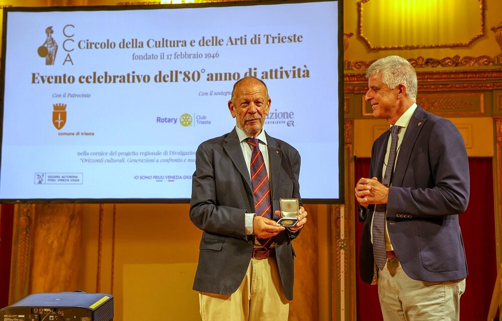 LA MEDAGLIA BRONZEA DEL COMUNE DI TRIESTE AL CIRCOLO DELLA CULTURA E DELLE ARTI NEL SUO 80° ANNIVERSARIO 