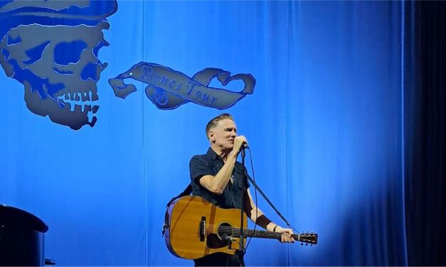 BRYAN ADAMS BARE BONES WORLD TOUR 2026: a PORTOROSE un trionfale concerto unplugged del mitico rocker canadese