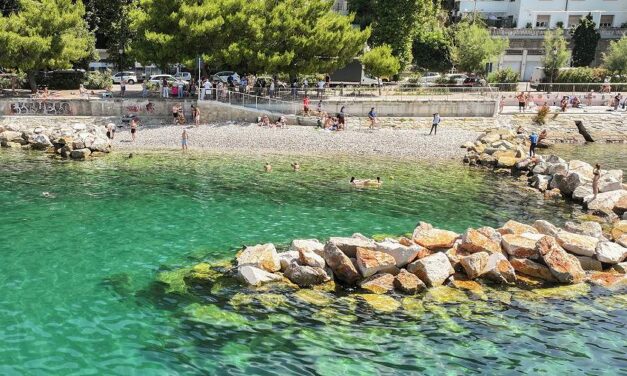 ULTIMATI I LAVORI DELLA “BAU BEACH”: A BARCOLA LA SPIAGGIA DEDICATA AGLI AMICI A QUATTRO ZAMPE