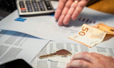 Sovraindebitamento in Italia: il 58,7% degli indebitati ha un lavoro stabile, oltre la metà supera i 45 anni