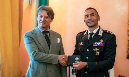 Consegnata al Presidente del Teatro Rossetti la tessera di Socio Benemerito dell’Associazione Nazionale Carabinieri