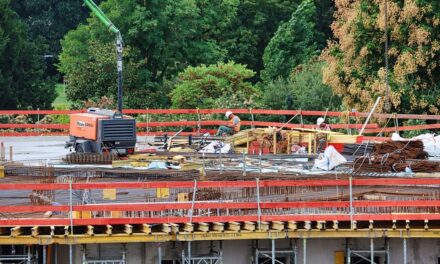 AMBIENTE, ALLARME COSTRUZIONI: EMISSIONI GLOBALI A +100% NEL 2050, LE 6 SOLUZIONI STRATEGICHE PER DECARBONIZZARE I CANTIERI