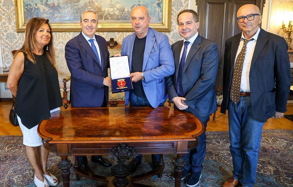 IL SINDACO HA RICEVUTO NEL SALOTTO AZZURRO MUNICIPALE IL SENATORE MAURIZIO GASPARRI