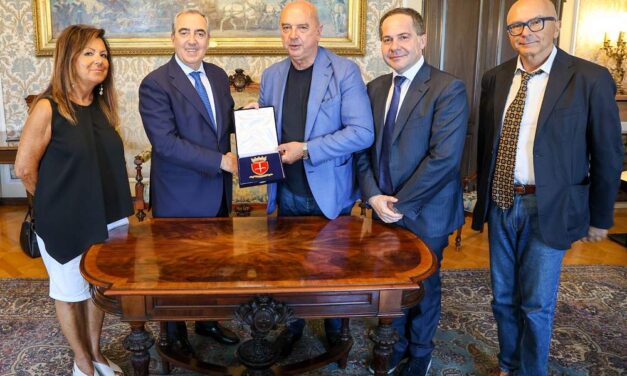IL SINDACO HA RICEVUTO NEL SALOTTO AZZURRO MUNICIPALE IL SENATORE MAURIZIO GASPARRI