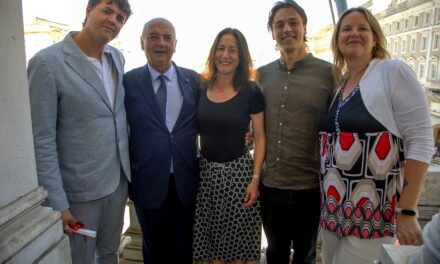 CONSEGNATO UN RICONOSCIMENTO AI GIOVANI ATTORI PIETRO GIUSTOLISI E SAMUEL VOLTURNO