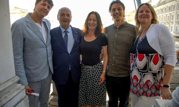 CONSEGNATO UN RICONOSCIMENTO AI GIOVANI ATTORI PIETRO GIUSTOLISI E SAMUEL VOLTURNO