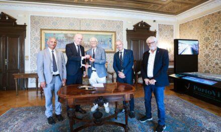 LA MEDAGLIA BRONZEA DEL COMUNE DI TRIESTE ALLA LEGA NAVALE ITALIANA