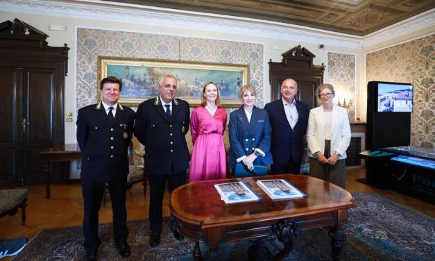 VIDEOSORVEGLIANZA E FOTOSEGNALAMENTO: FIRMATO IN SALOTTO AZZURRO IL PROTOCOLLO D’INTESA TRA COMUNE E QUESTURA DI TRIESTE