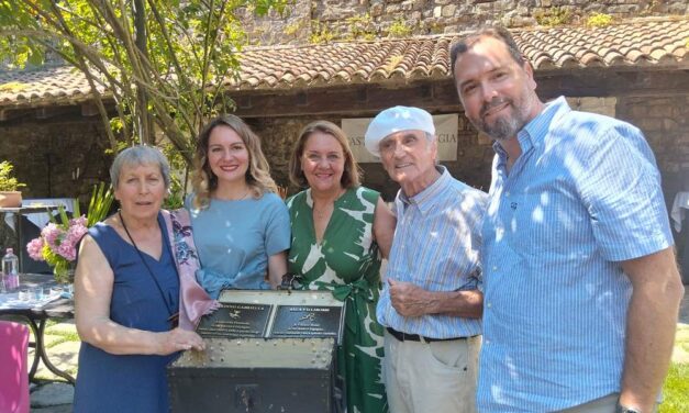 CASTELLO DI MUGGIA: OMAGGIO DELLA NUOVA PROPRIETÀ ALLA FAMIGLIA BOSSI