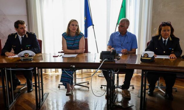 ILLUSTRATA L’ATTIVITÀ DEL NUCLEO DI FORMAZIONE DELLA POLIZIA LOCALE: IMPEGNO PER LA SICUREZZA STRADALE, IL BULLISMO E L’AUTODIFESA NELLE SCUOLE E SUL TERRITORIO