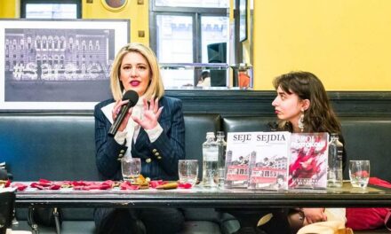 Alla Sala Dora Bassi di Gorizia Aida Kamber presenta la sua autobiografia “Sejdia – L’identità perduta”