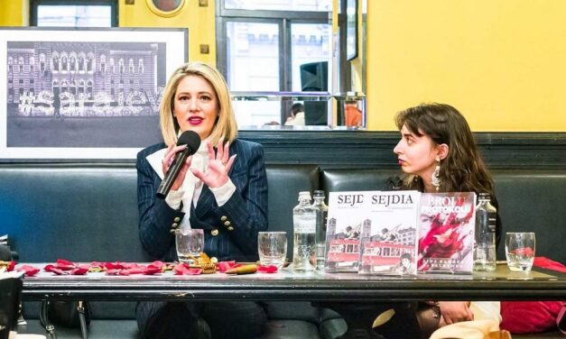Alla Sala Dora Bassi di Gorizia Aida Kamber presenta la sua autobiografia “Sejdia – L’identità perduta”