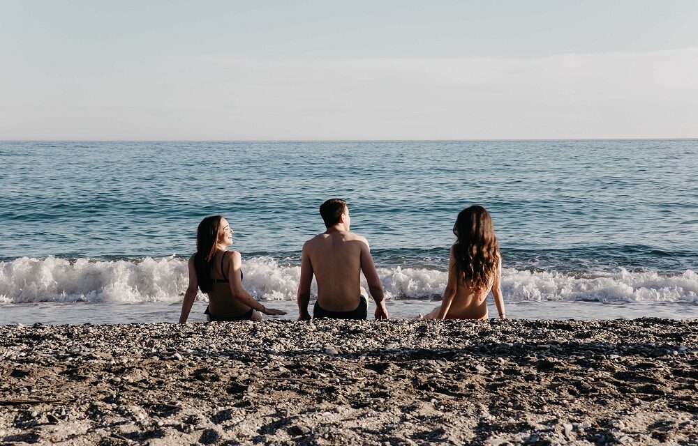 Estate 2026: al mare spopola il turismo libertino