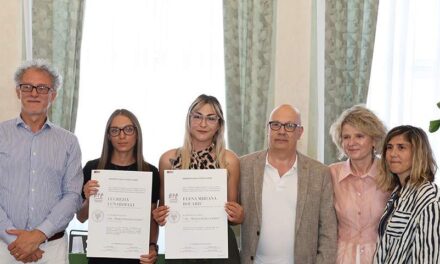 ASSISTENZA IN AMBITO ONCO-EMATOLOGICO, L’AIL PREMIA DUE LAUREATE IN INFERMIERISTICA DELL’UNIVERSITÀ DI UDINE