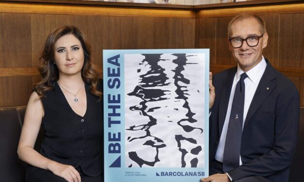 ILLYCAFFÈ E BARCOLANA PRESENTED BY GENERALI PRESENTANO IL MANIFESTO DELL’EDIZIONE 2026, REALIZZATO DA SERSE ROMA