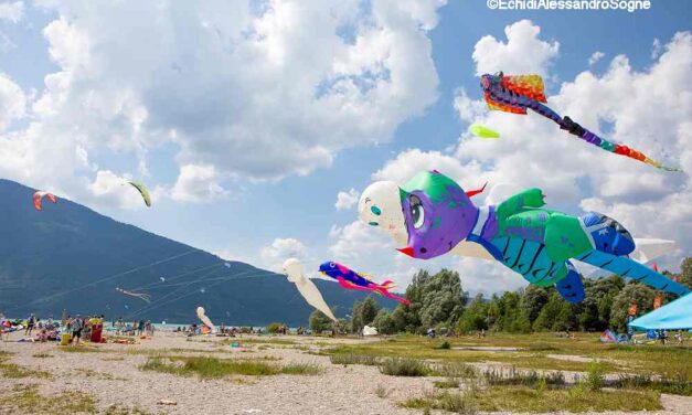 Al Lago di Santa Croce è il fine settimana del Festival degli Aquiloni