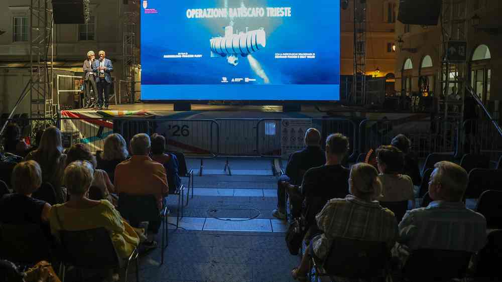 PROIETTATO IN PIAZZA VERDI IL DOCUFILM “OPERAZIONE BATISCAFO TRIESTE” NEL RICORDO DI GIORGIO ROSSI