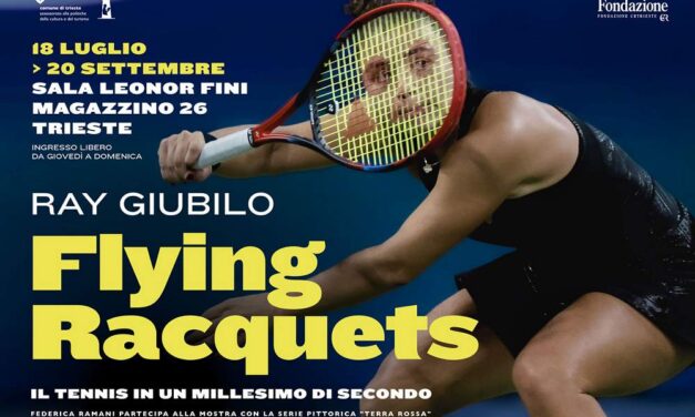 NEL COMMOSSO RICORDO DELL’ASSESSORE GIORGIO ROSSI, IL SINDACO ROBERTO DIPIAZZA HA INAUGURATO LA MOSTRA “FLYING RACQUETS” CON UN ANNUNCIO
