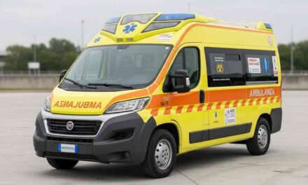 Un’ambulanza pediatrica per l’Associazione Due Pistoni, anche con il contributo di Folkest