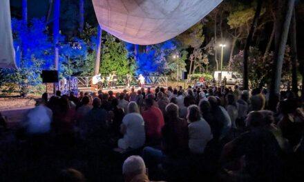 NOTTI DI MEZZA ESTATE TORNA A LIGNANO SABBIADORO: SETTE APPUNTAMENTI PER VIAGGIARE TRA PAROLE, MUSICA E RACCONTI