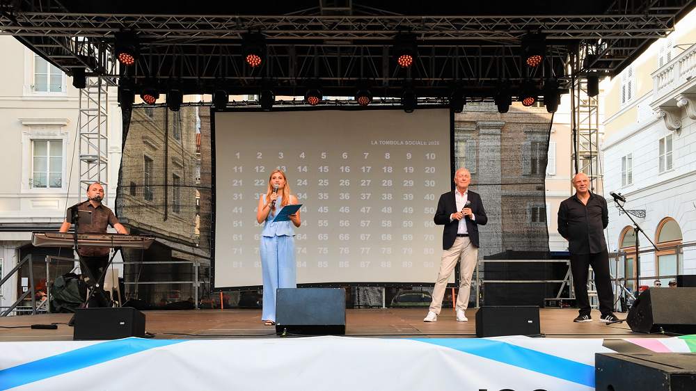 SUCCESSO PER “LA PRIMA TOMBOLA SOCIALE DI TRIESTE”: PARTE DEL RICAVATO È STATO DEVOLUTO ALL’ASSOCIAZIONE “IO TIFO SVEVA”