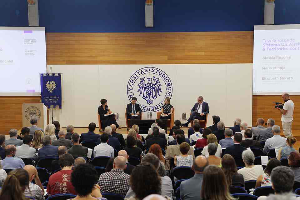 RADICAMENTO TERRITORIALE, DIMENSIONE UNIVERSALE, FARE RETE: PRESENTATO IL PIANO STRATEGICO DELL’ATENEO 2026–2028