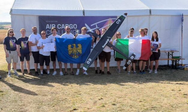 L’ATENEO DI UDINE “CAMPIONE DEL MONDO” DI VELIVOLI RADIOCOMANDATI GRAZIE A SANDOCAN, PROGETTATO DA UNDICI STUDENTI DI INGEGNERIA