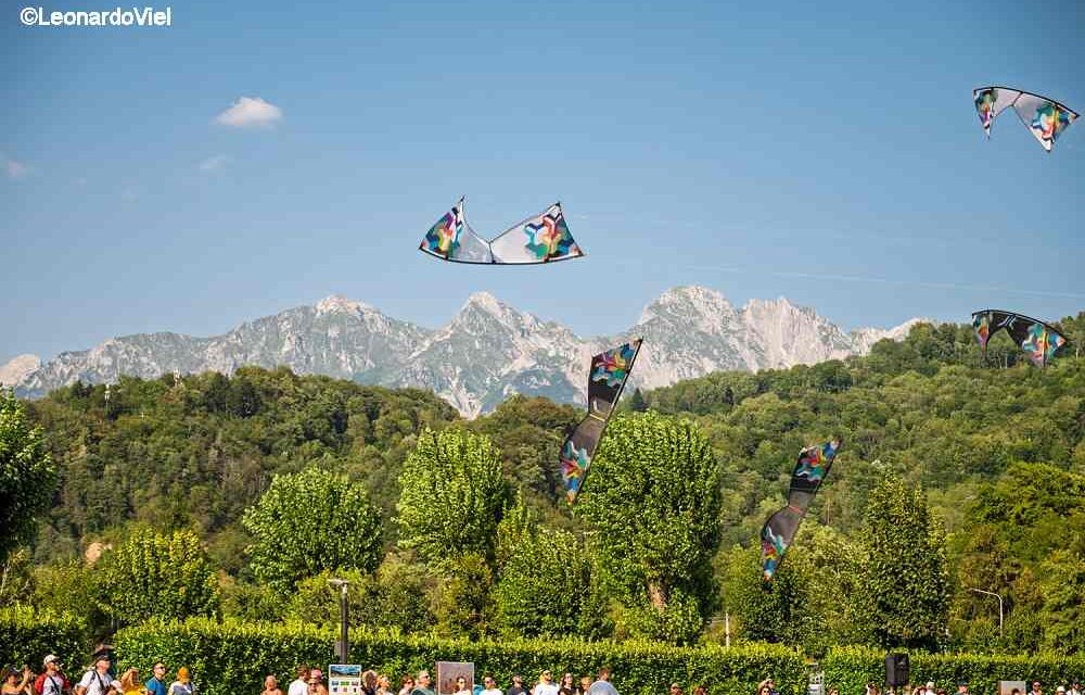 Festival degli Aquiloni, un fine settimana da tutto esaurito al Lago di Santa Croce
