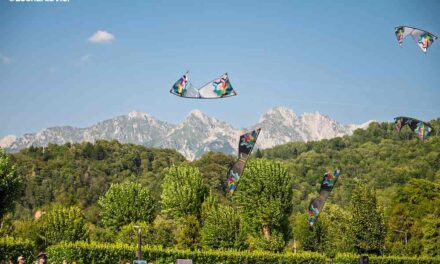 Festival degli Aquiloni, un fine settimana da tutto esaurito al Lago di Santa Croce
