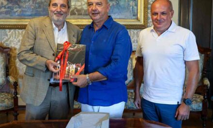IL SINDACO ROBERTO DIPIAZZA HA RICEVUTO IL PROFESSOR GIOVANNI COMELLI, PRESIDENTE DI ELETTRA SINCROTRONE