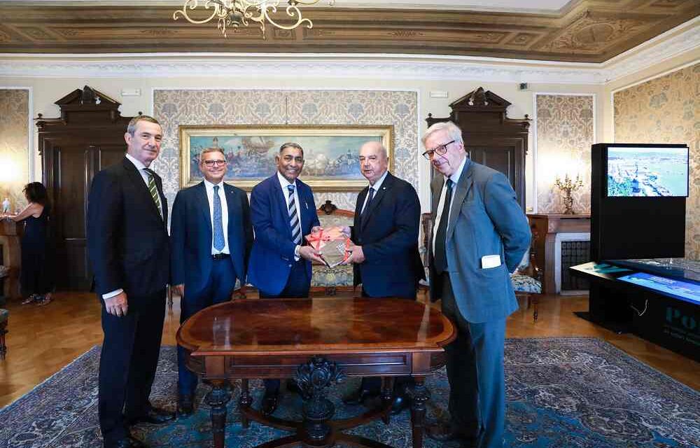 IL SINDACO HA INCONTRATO RONEY SIMON, IL RAPPRESENTANTE DELLA FICCI (FEDERAZIONE INDIANA DELLE CAMERE DI COMMERCIO E DELLE INDUSTRIE)