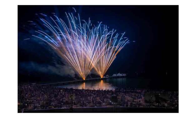 “L’Incendio del Mare” accende il gran finale del Ferragosto di Lignano Pineta