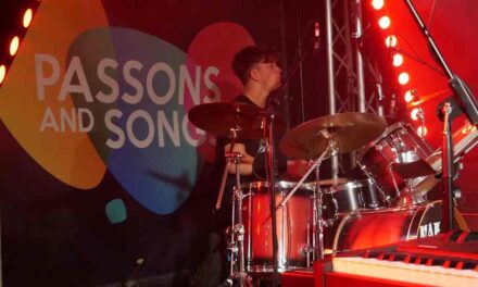 APERTE LE ISCRIZIONI AL CONCORSO CANORO “PASSONS & SONGS”, CHE METTE IN PALIO UNA REGISTRAZIONE PROFESSIONALE IN STUDIO, CON DISTRIBUZIONE DIGITALE: C’E’ TEMPO FINO AL 20 AGOSTO