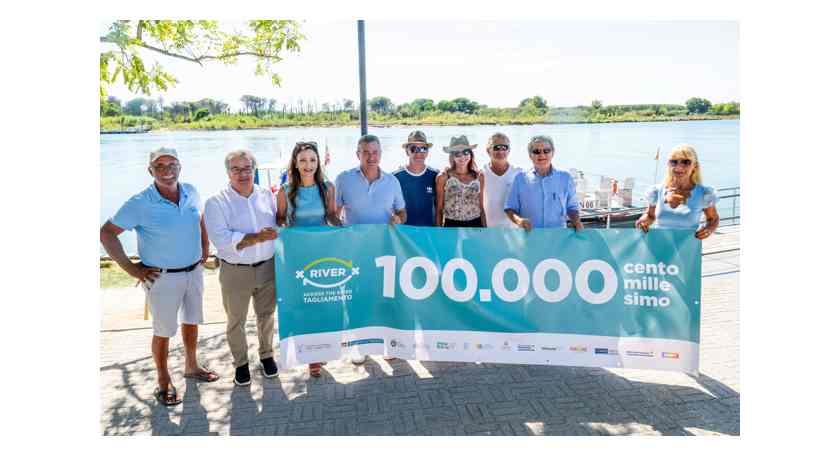 X-River festeggia la passeggera numero 100mila: premiata una famiglia tedesca in vacanza a Lignano
