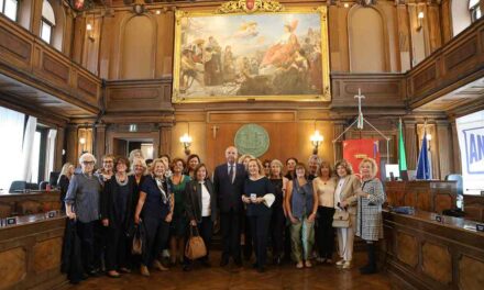 IL SINDACO ROBERTO DIPIAZZA HA CONFERITO LA MEDAGLIA BRONZEA ALL’ASSOCIAZIONE NAZIONALE DONNE ELETTRICI