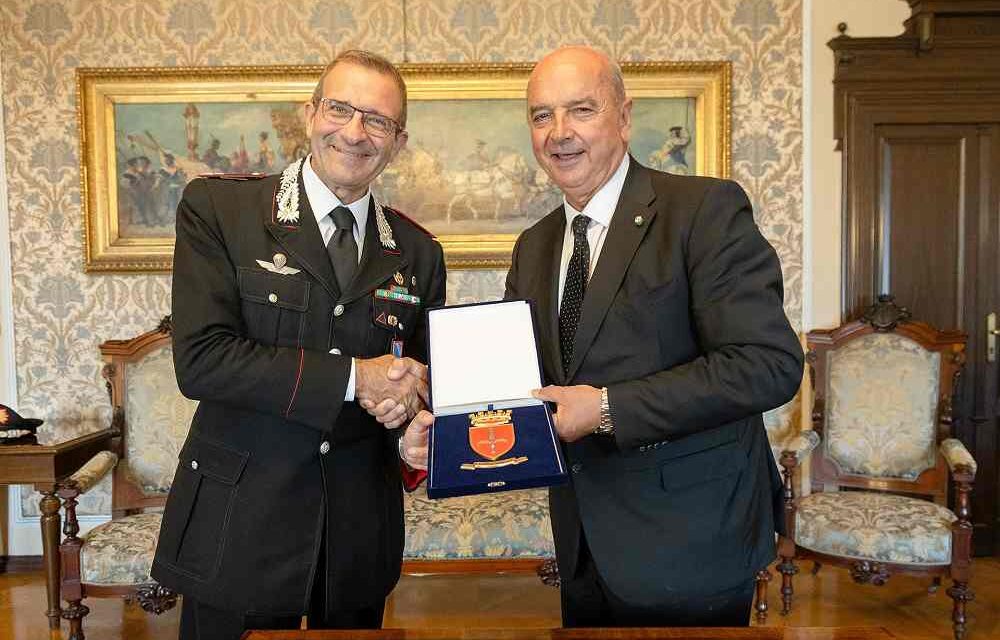 IL SINDACO ROBERTO DIPIAZZA RICEVE IL GENERALE DI BRIGATA GERARDO PETITTO, NUOVO COMANDANTE REGIONALE DEI CARABINIERI