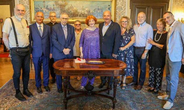 BENEMERENZA DEL SINDACO ROBERTO DIPIAZZA ALLA CONCITTADINA GIULIANA STECCHINA