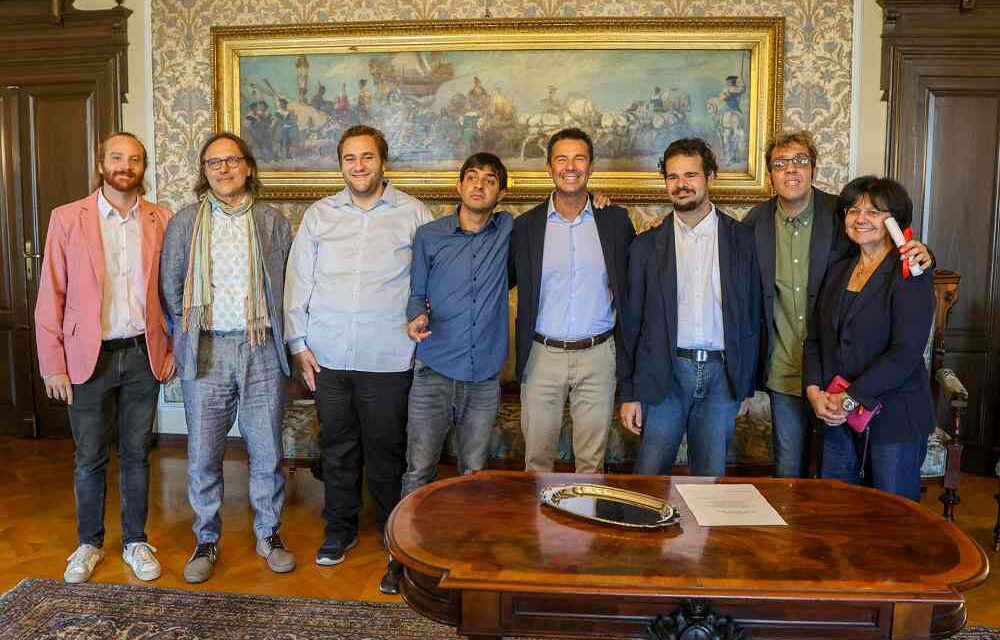 CONFERITO UN RICONOSCIMENTO A MARCO TORTUL, PRESIDENTE DELL’ASSOCIAZIONE OLTRE QUELLA SEDIA