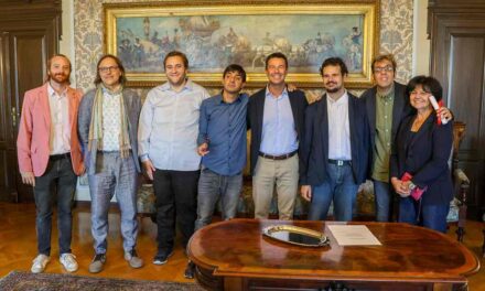 CONFERITO UN RICONOSCIMENTO A MARCO TORTUL, PRESIDENTE DELL’ASSOCIAZIONE OLTRE QUELLA SEDIA