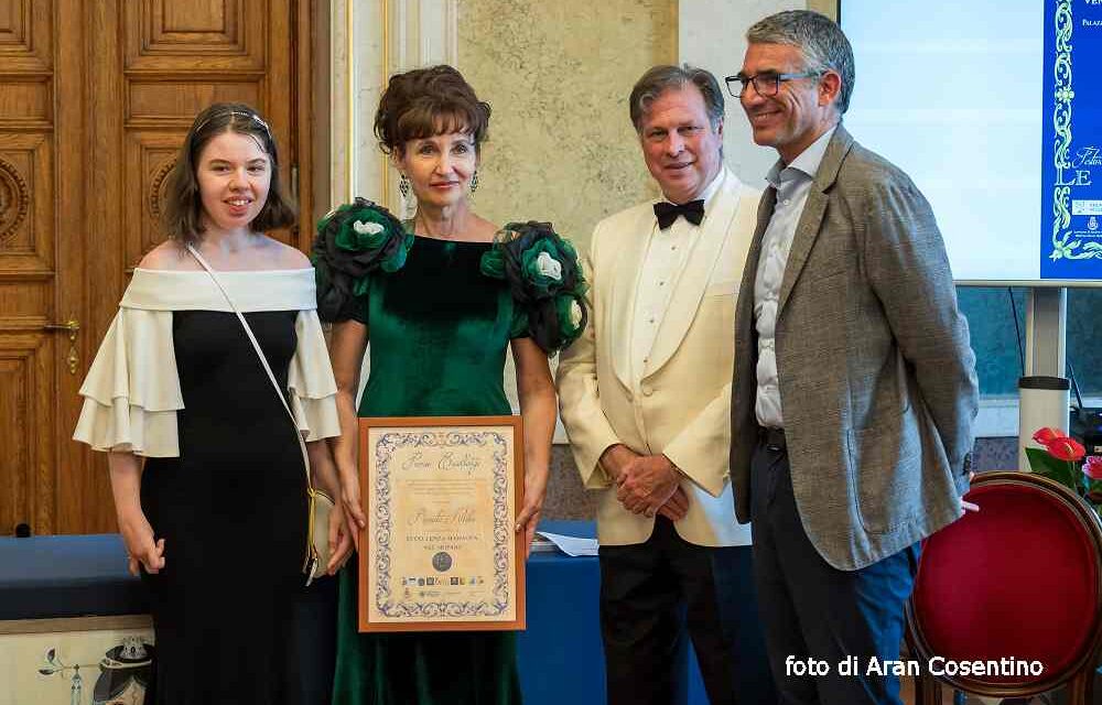 L’alta moda e l’arte internazionale illuminano Trieste: il trionfo di Izabela Kliska e Renata La Rena