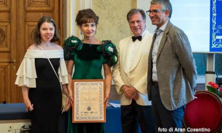 L’alta moda e l’arte internazionale illuminano Trieste: il trionfo di Izabela Kliska e Renata La Rena