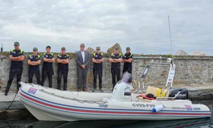 Consegnato un gommone acquistato dal Corpo Volontari Sicurezza e Soccorso FVG grazie al contributo della Fondazione CRTreste