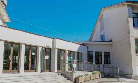 SCUOLA PRIMARIA “G. RODARI”: ULTIMATI GLI INTERVENTI DI MESSA IN SICUREZZA, RIFACIMENTO TETTO, PITTURAZIONI SOSTITUZIONE SERRAMENTI E BONIFICA AMIANTO