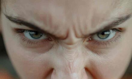 Lo sguardo: il potere della comunicazione non verbale