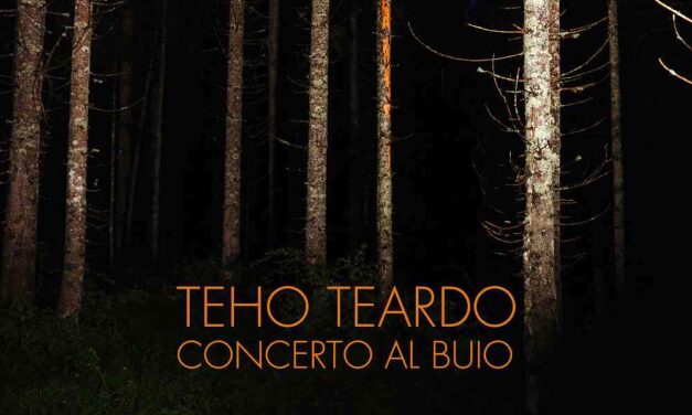 Teho Teardo nel giardino di Casa Zigaina A CERVIGNANO DEL FRIULI PER “Concerto al buio per Giuseppe Zigaina”