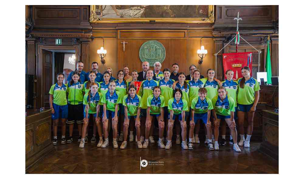 RICONOSCIMENTO IN SALA CONSIGLIO ALLA SQUADRA DI CALCIO FEMMINILE UNDER 15 DI ALTURA