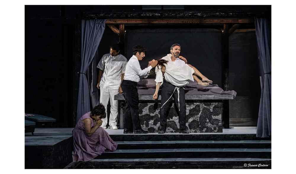 UNIVERSITÀ DI UDINE: L’ALCESTI DI EURIPIDE TRADOTTA DA ELENA FABBRO SELEZIONATA DALL’ISTITUTO NAZIONALE DEL DRAMMA ANTICO PER I TEATRI ITALIANI